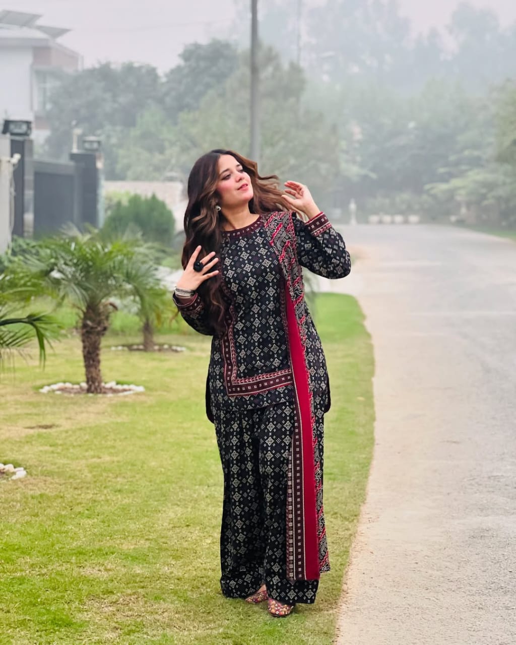 DIGITAL CHUNRI 3PC SUIT WITH FARSI SALWAR